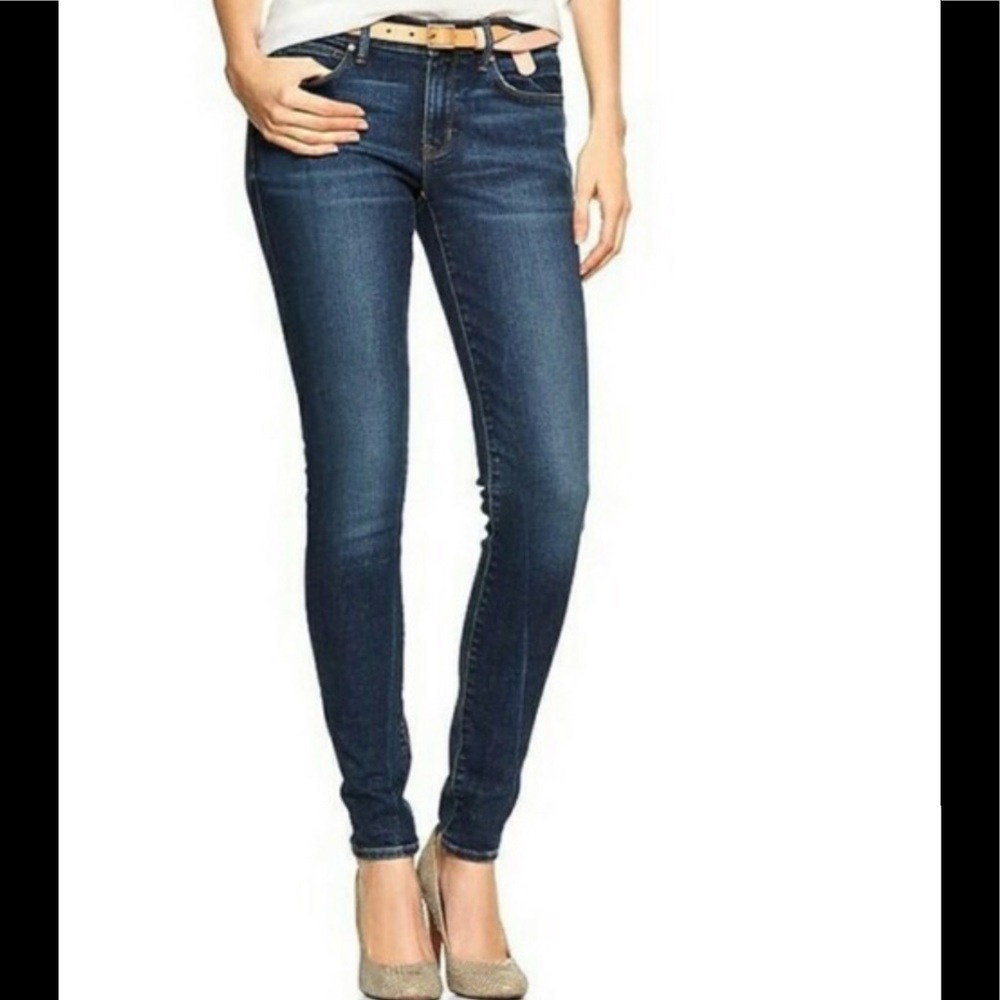 NWOT Gap Legging Jeans